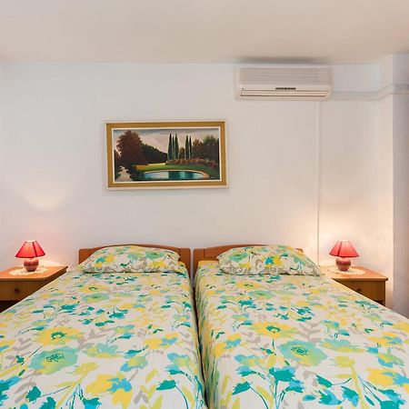Kamelija Apartamento Rovinj Exterior foto