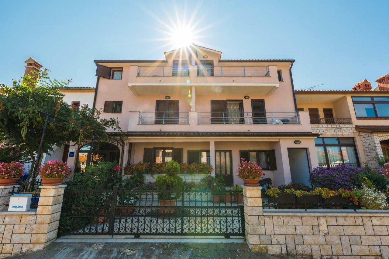 Kamelija Apartamento Rovinj Exterior foto